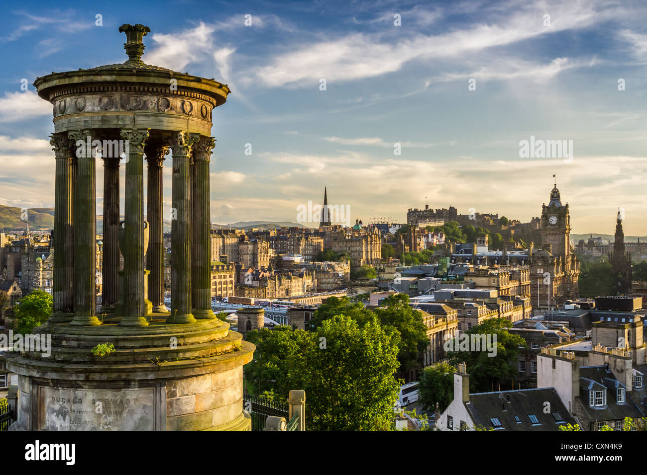 Bellissima vista della città di Edimburgo dal Calton Hill Foto Stock