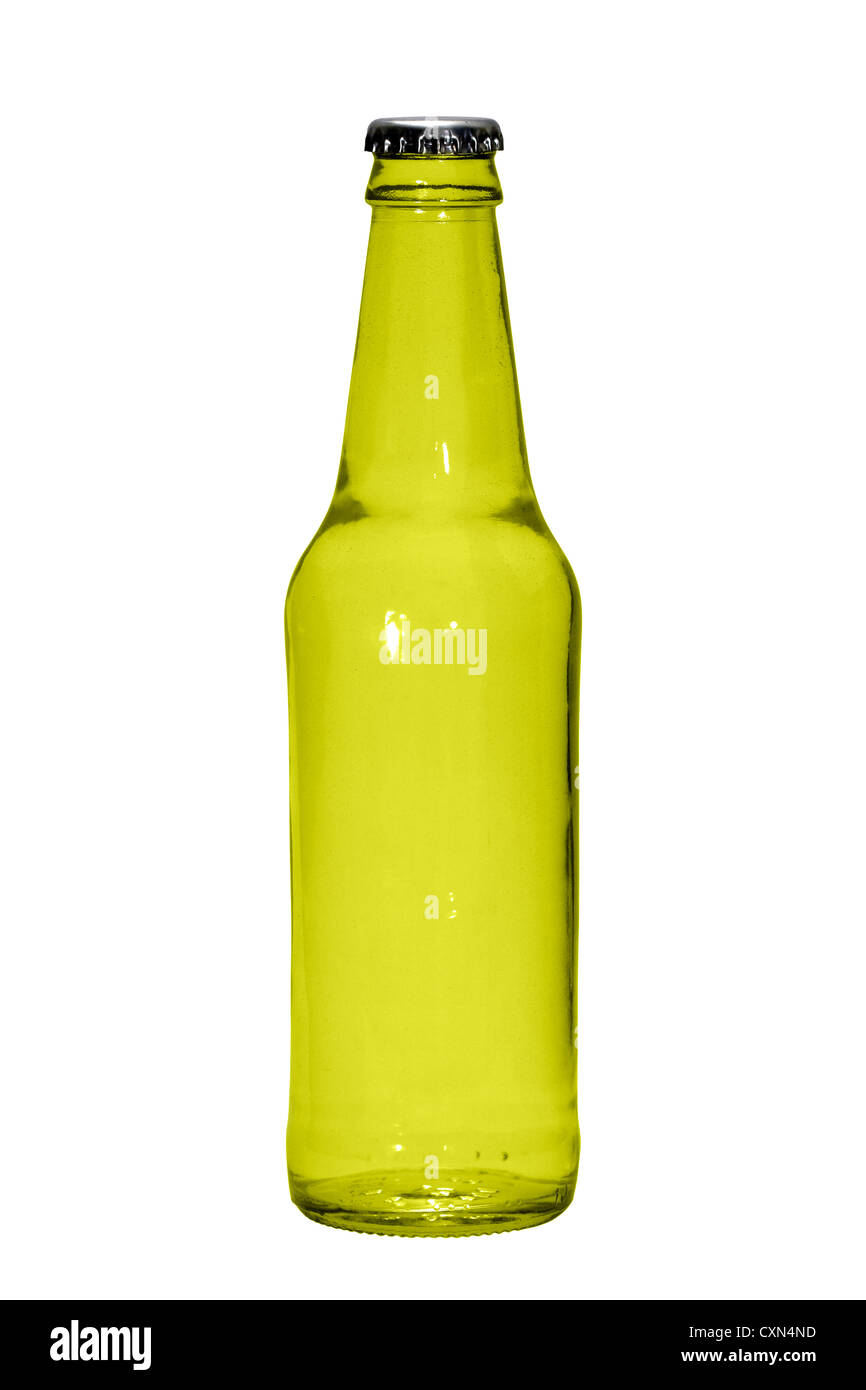 Tagliare fuori. Giallo bottiglia di vetro con argento bottlecap su sfondo bianco Foto Stock