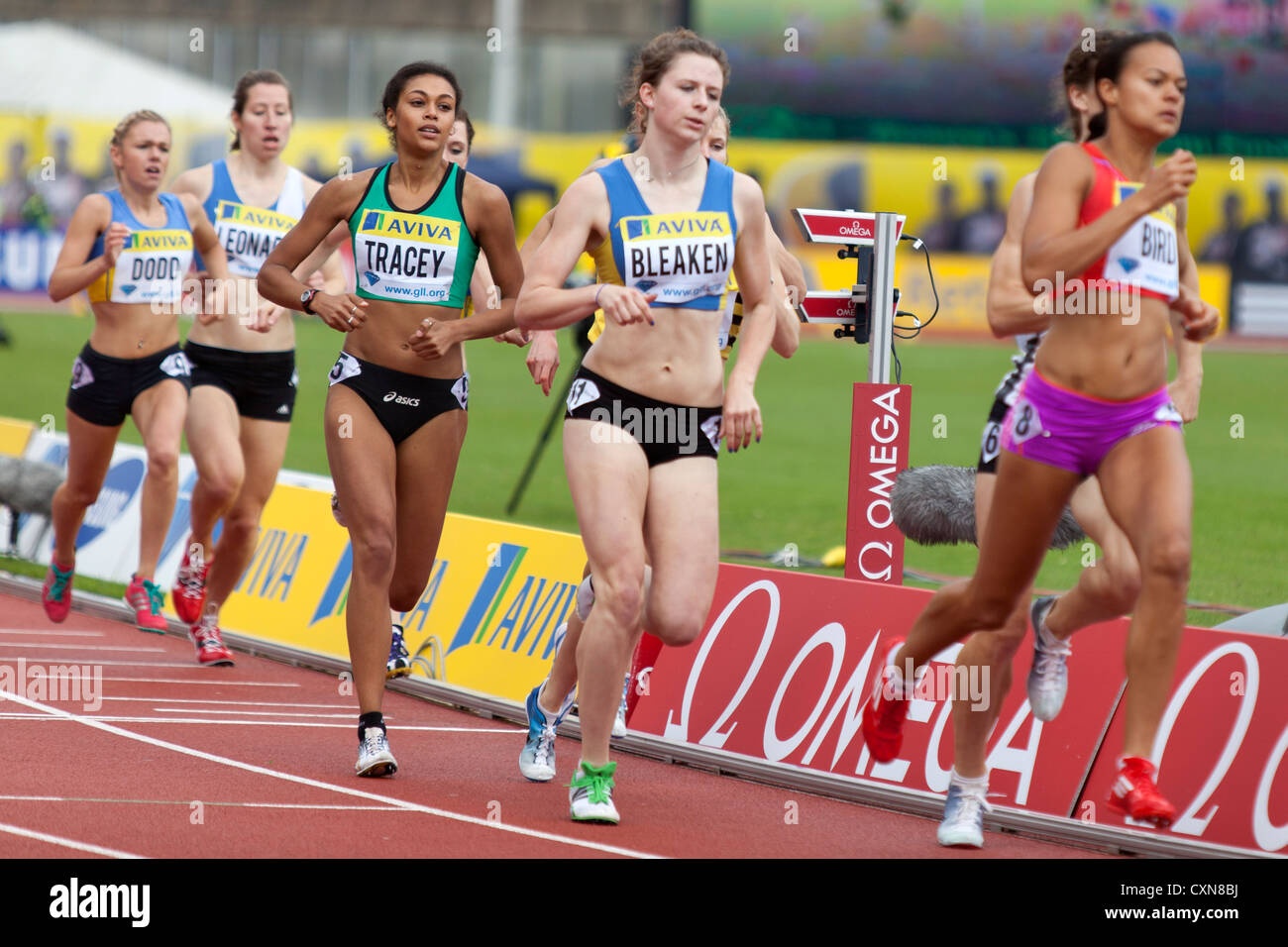 Adelle TRACEY, Loren BLEAKEN & Kaylee Dodd, Womens 800m la gioventù, Aviva London Grand Prix, il Crystal Palace di Londra 2012 Foto Stock
