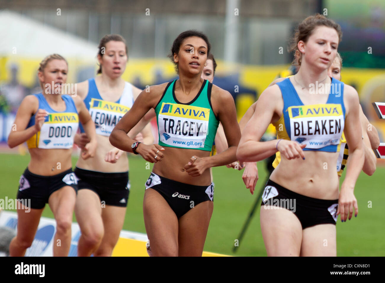 Adelle TRACEY, Loren BLEAKEN & Kaylee Dodd, Womens 800m la gioventù, Aviva London Grand Prix, il Crystal Palace di Londra 2012 Foto Stock