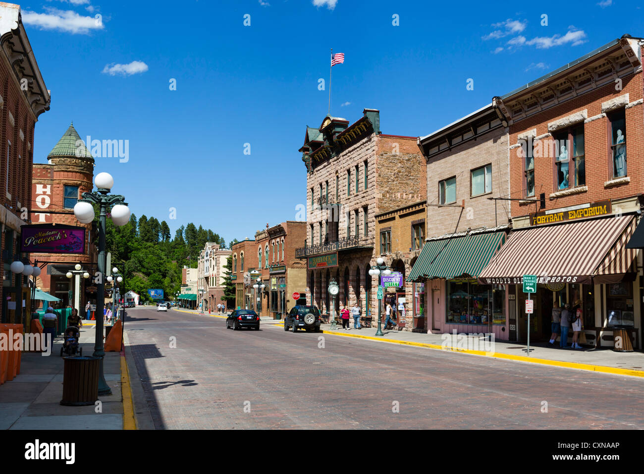 I negozi e i bar sulla strada principale del centro storico di Deadwood, Dakota del Sud, STATI UNITI D'AMERICA Foto Stock