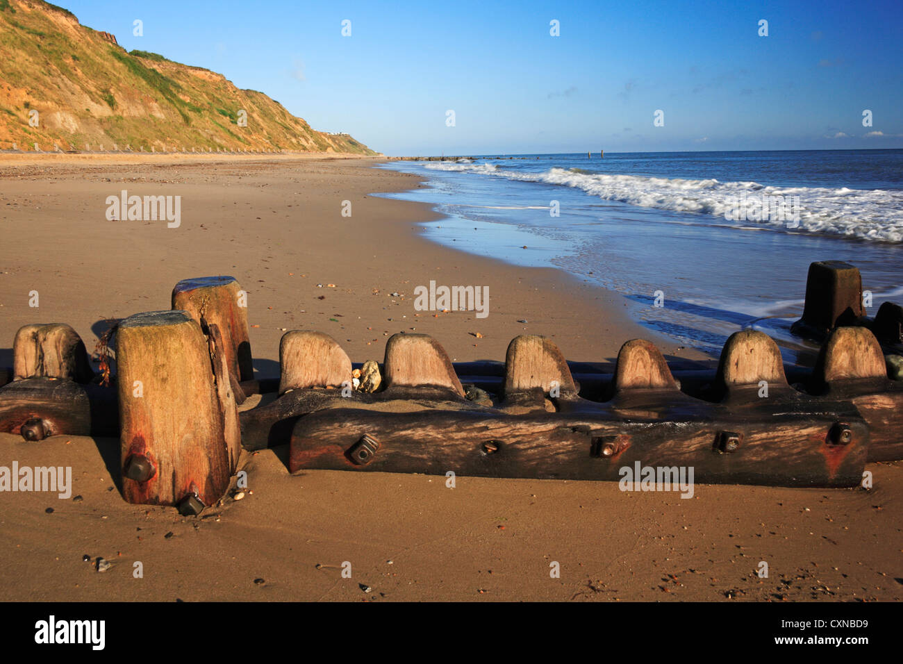 Una vista della spiaggia di west end di Mundesley-on-Sea, Norfolk, Inghilterra, Regno Unito. Foto Stock