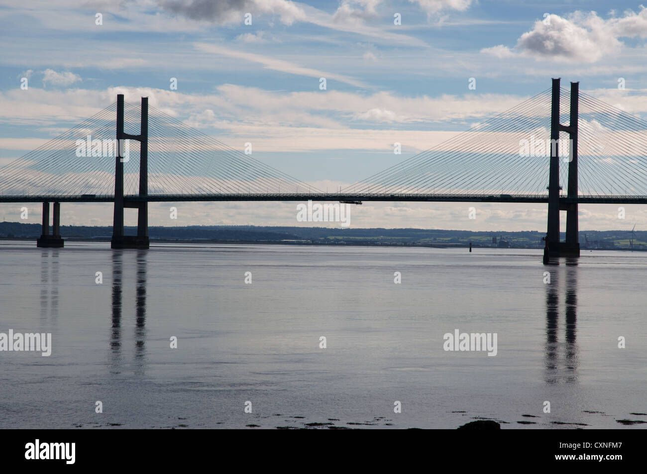 Fiume Severn Estuary a bassa marea con nuovo Severn Bridge (seconda Severn Crossing) Foto Stock