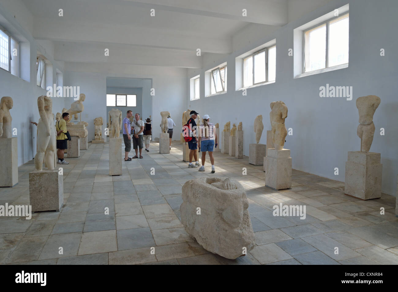 Sala delle statue nel Museo di Delos, sito archeologico di Delos, Delos, Cicladi Sud Egeo Regione, Grecia Foto Stock