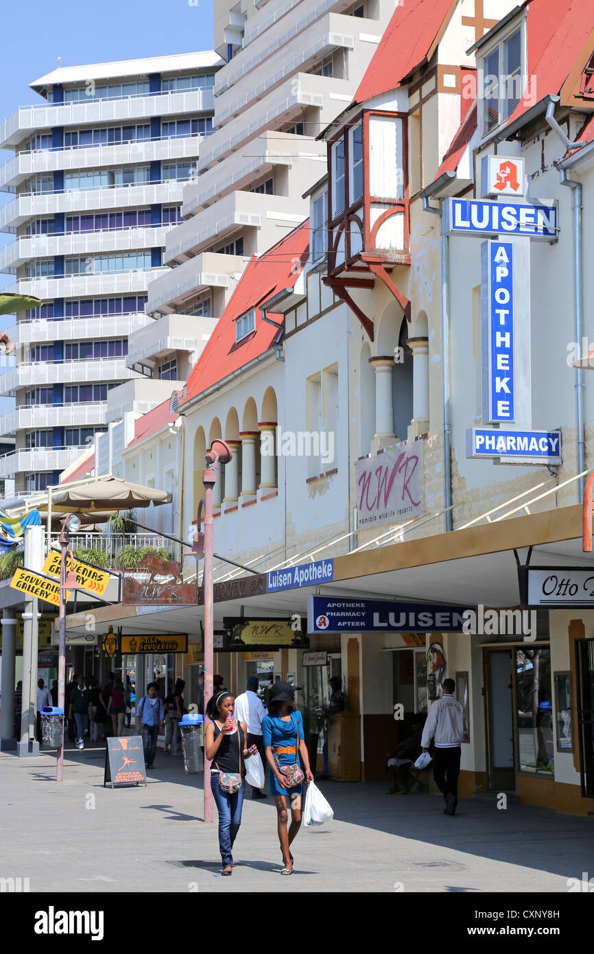 Il tedesco negozi di Viale Indipendenza a Windhoek, in Namibia Foto Stock