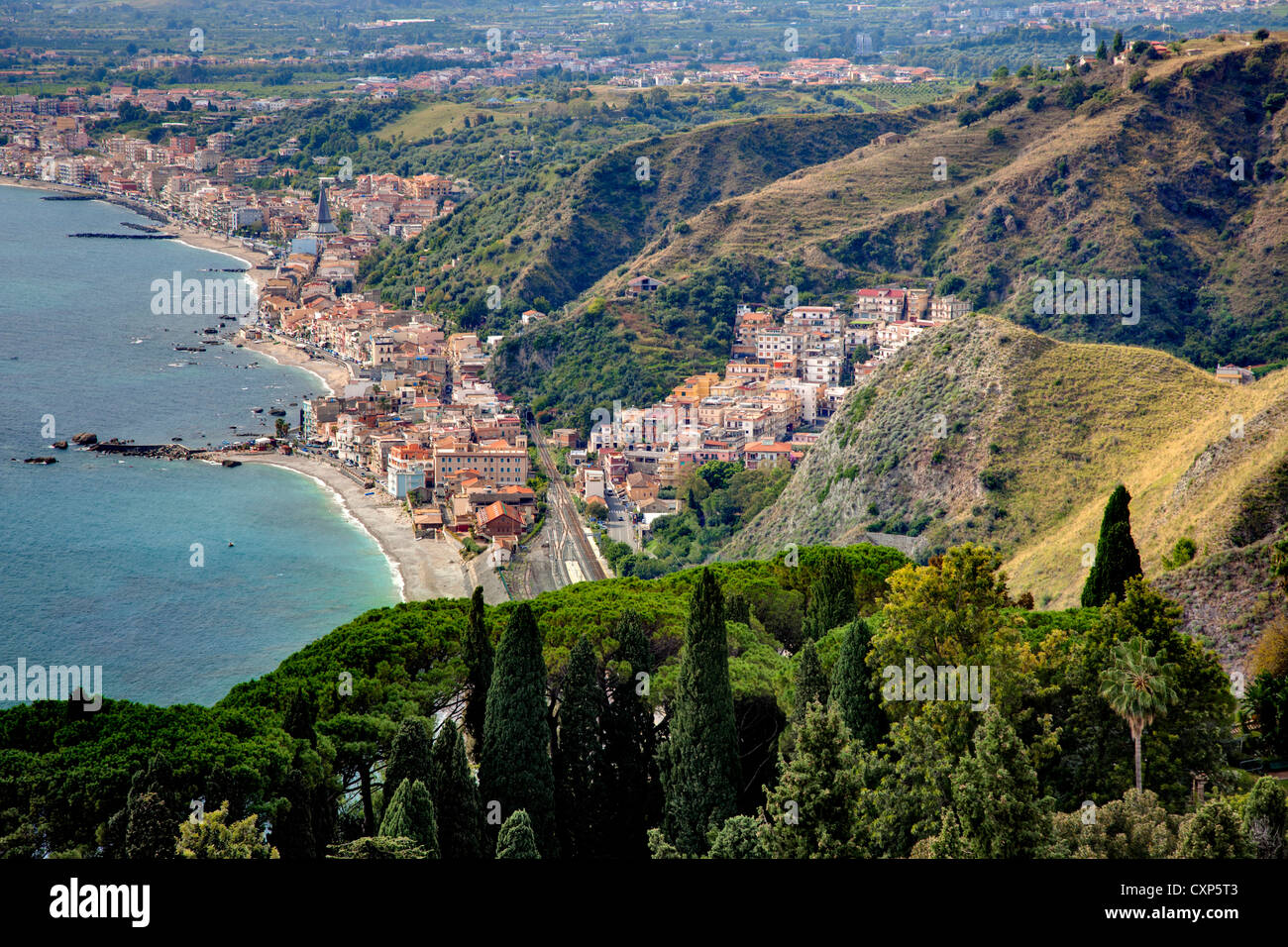 Taomina, Sicilia vista dal Teatro Greco Foto Stock