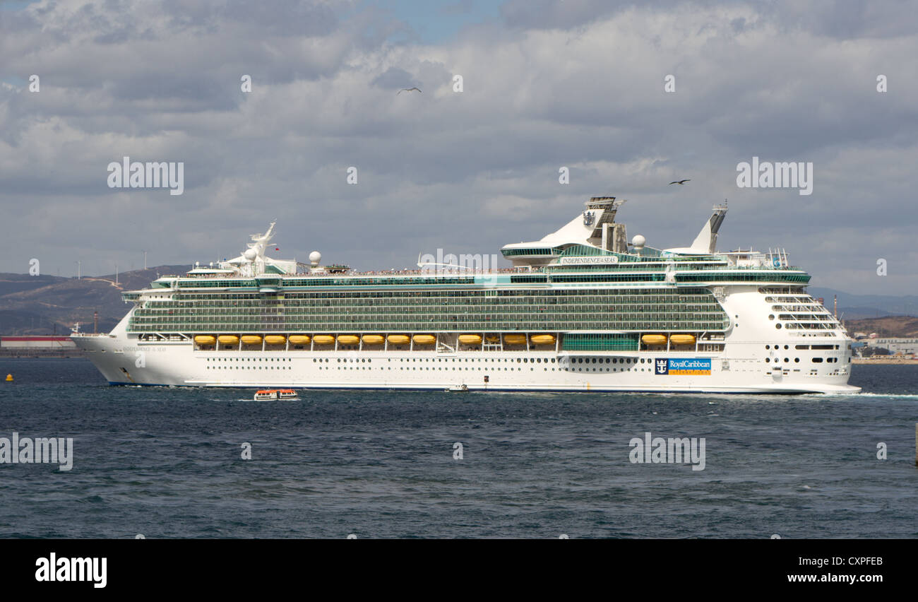 Royal Caribbean Inependence del mare in partenza da Gibilterra Foto Stock