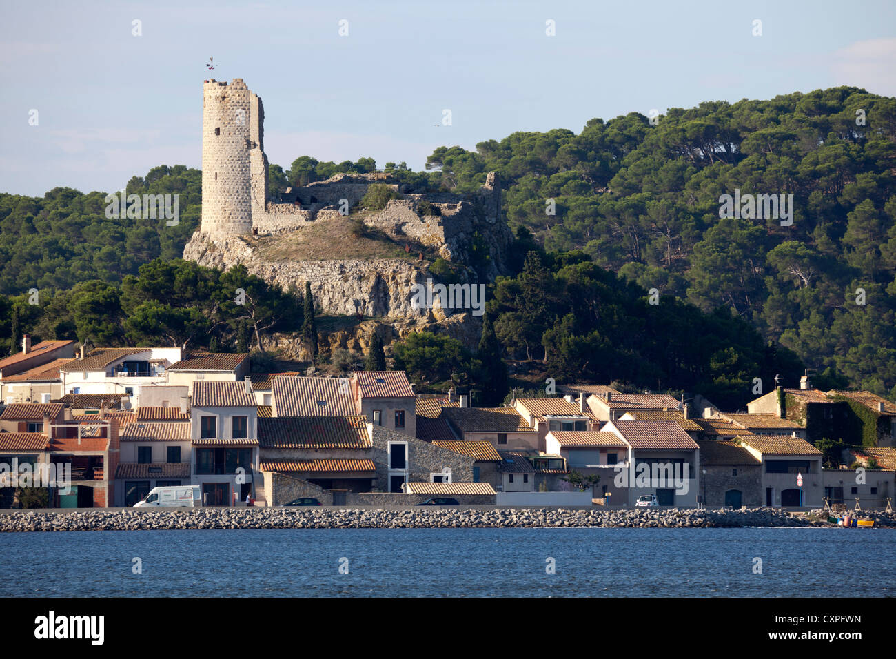 Il villaggio di Gruissan visto dal punto di osservazione del Barberousse torre (Aude - Francia). Le village de Gruissan (Aude). Foto Stock