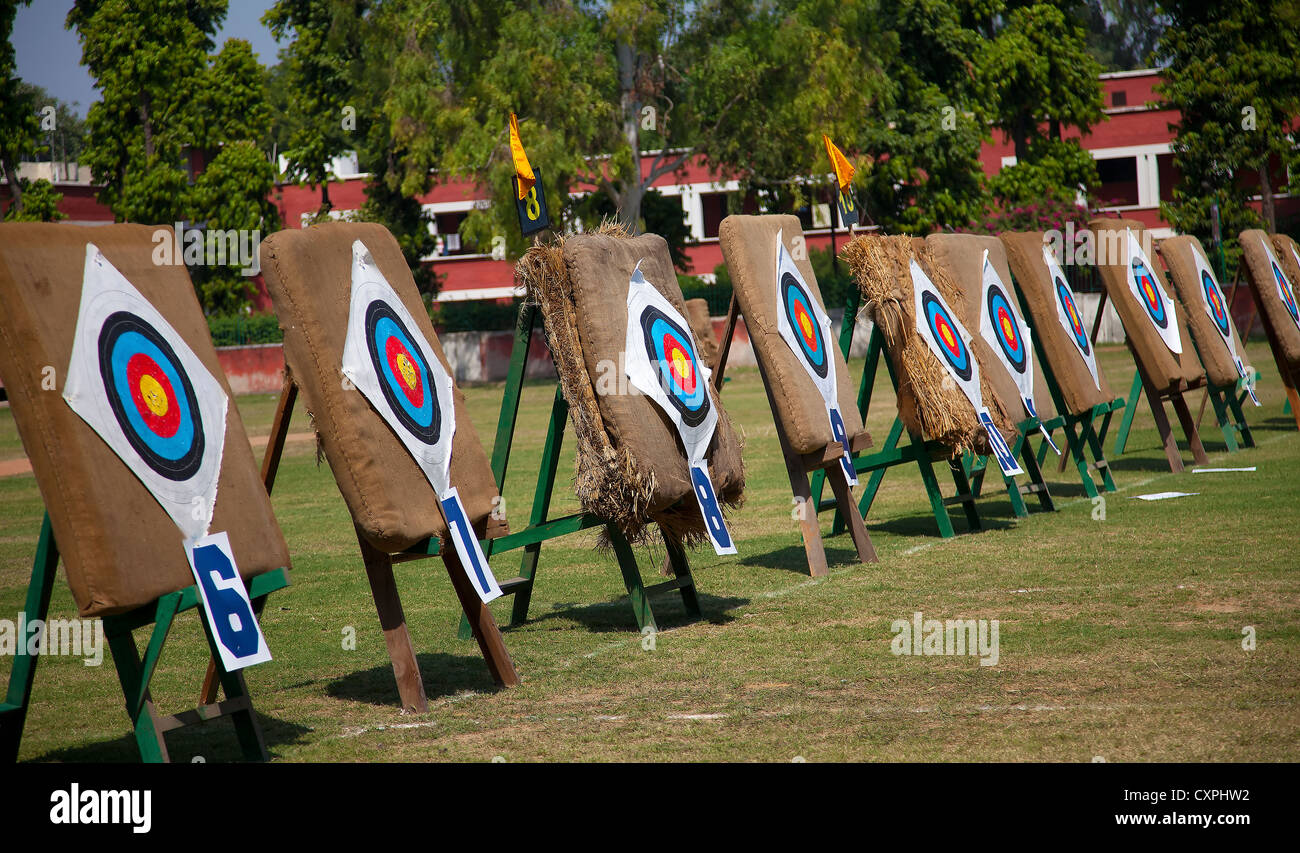 Target,Circle,freccia,Tiro con l'arco,colore descrittivo,concetti,concorso,tiro al bersaglio,Target,Shoot,Bull Eye,sport,Focus Foto Stock