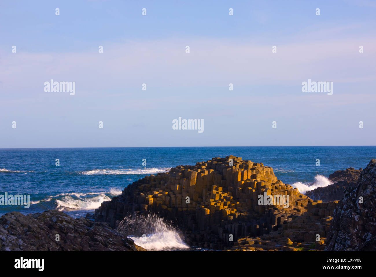 Il basalto formazione di roccia, Giant's Causeway, County Antrim, Irlanda del Nord, Regno Unito, Europa Foto Stock