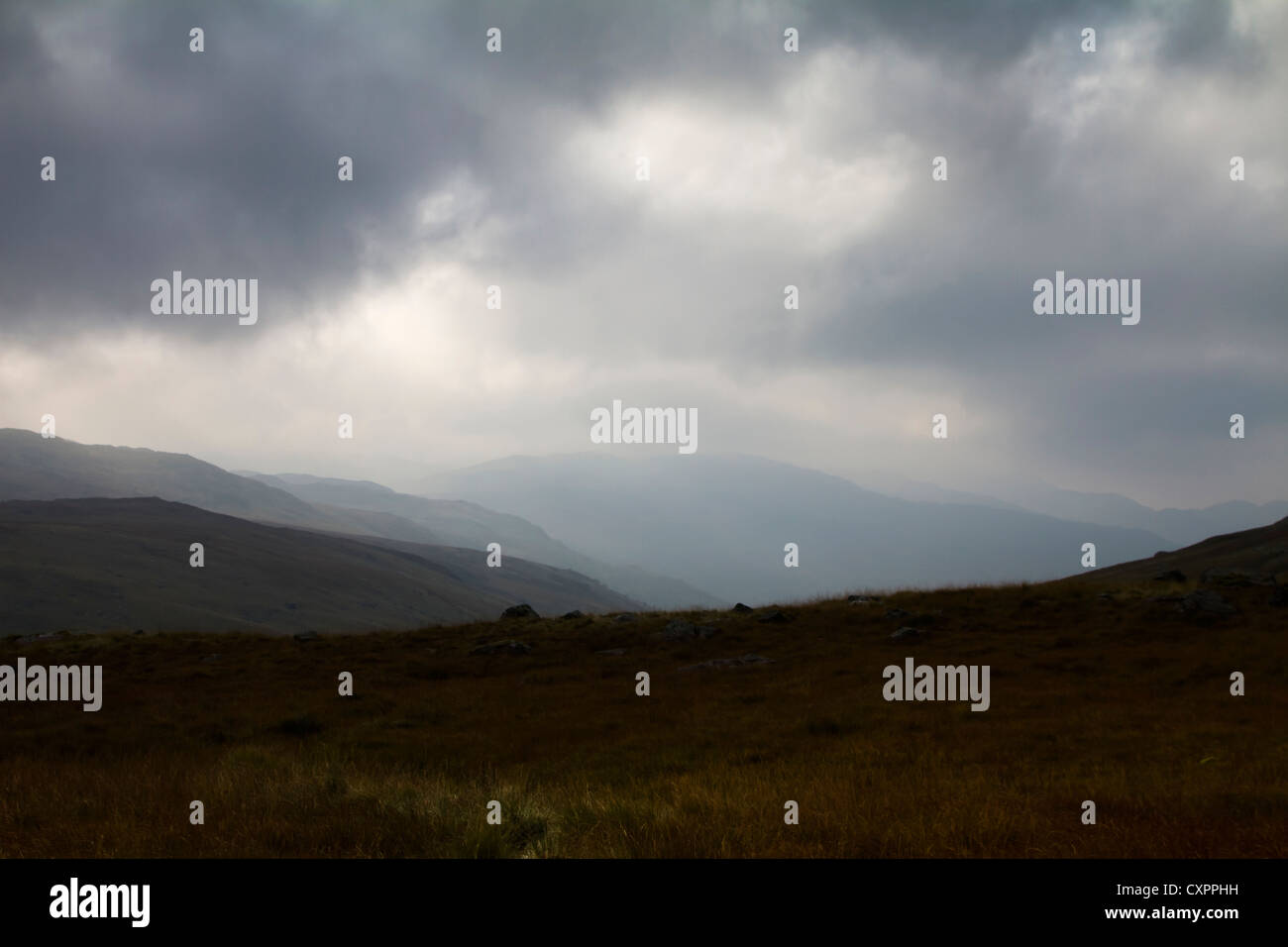 Valle Gwynant visto da pendici di Glyder Fach. Parco Nazionale di Snowdonia. Foto Stock