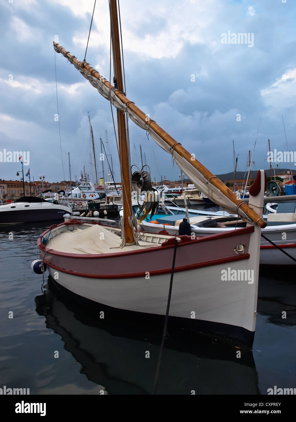 Piccole barche di pescatori a St Tropez. Foto Stock