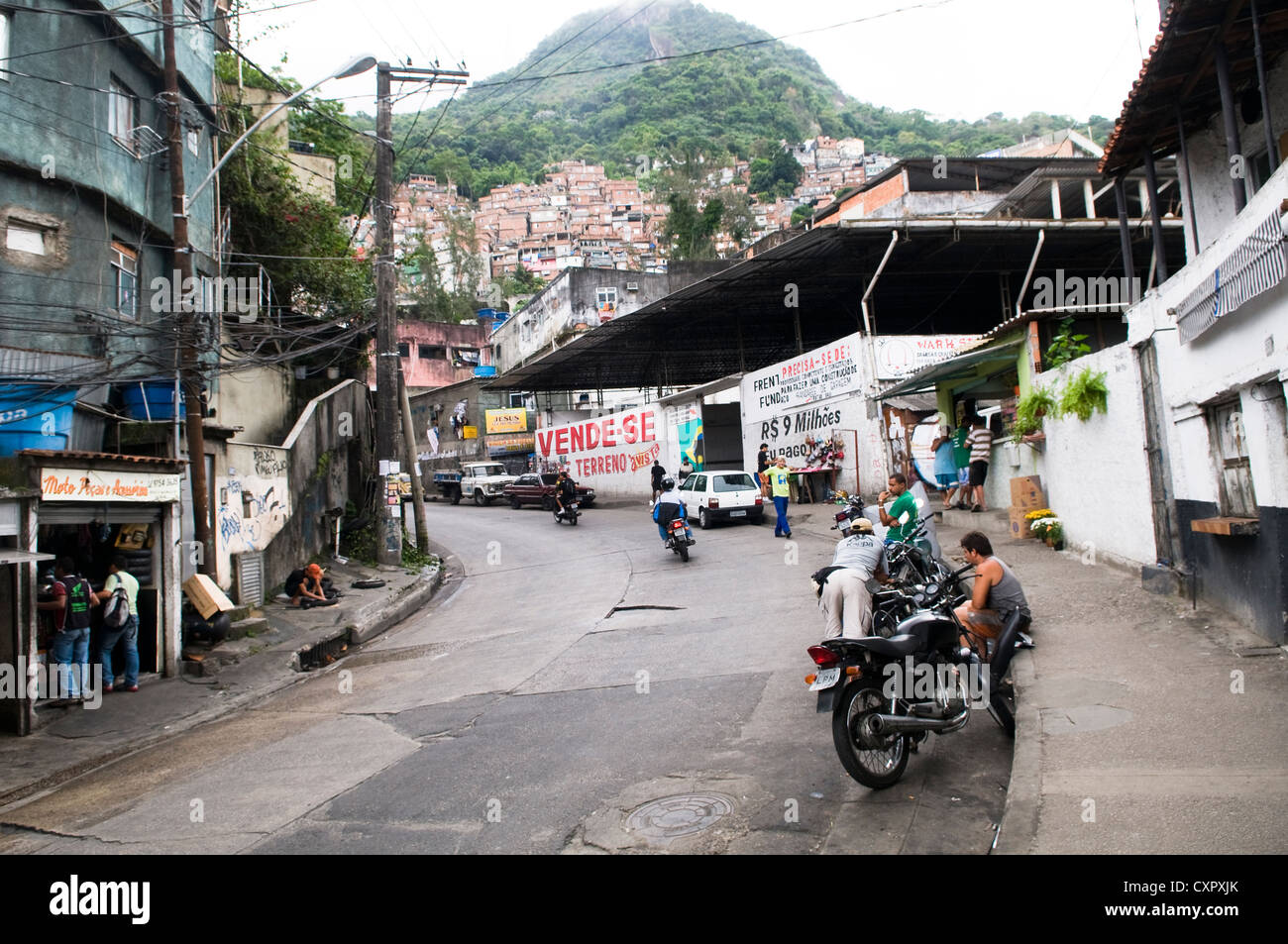 Una favela di Rio de Janeiro. Foto Stock