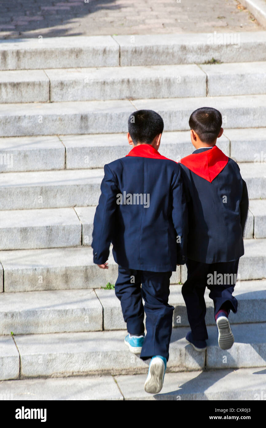 Popoli democratici la Repubblica di Corea (DPRK), Corea del Nord Pyongyang, i ragazzi della scuola Foto Stock