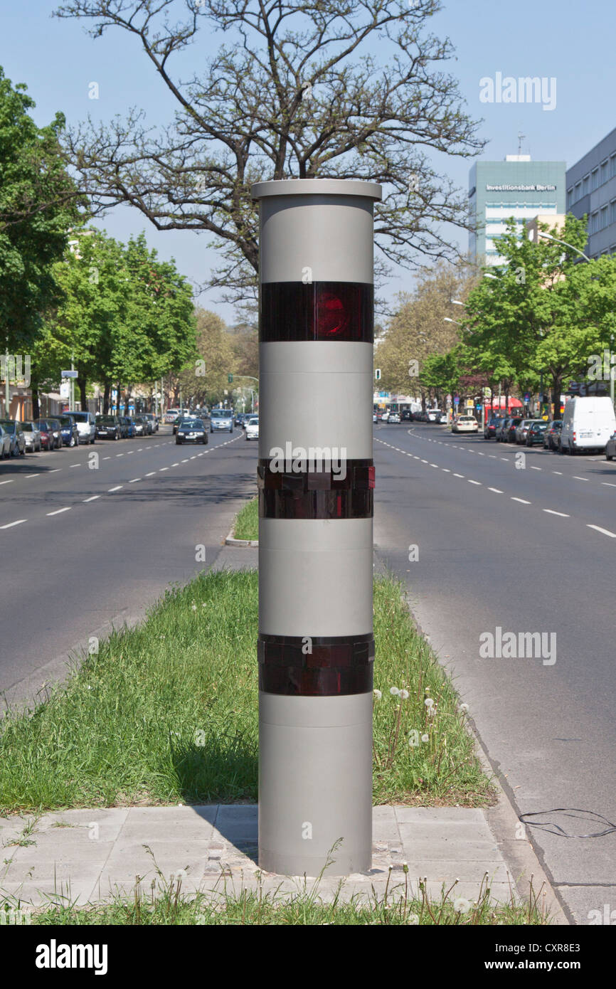 PoliScan speed camera tower, Vitronic, LIDAR, la rilevazione della luce e compresa la tecnologia, Guentzelstrasse, Berlino, Germania, Europa Foto Stock