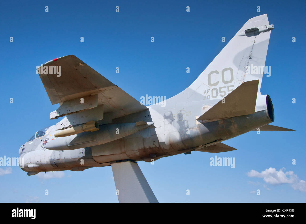 A-7D Corsair II light attack aeromobile sul display all'aeroporto regionale nel Montrose, Colorado Foto Stock