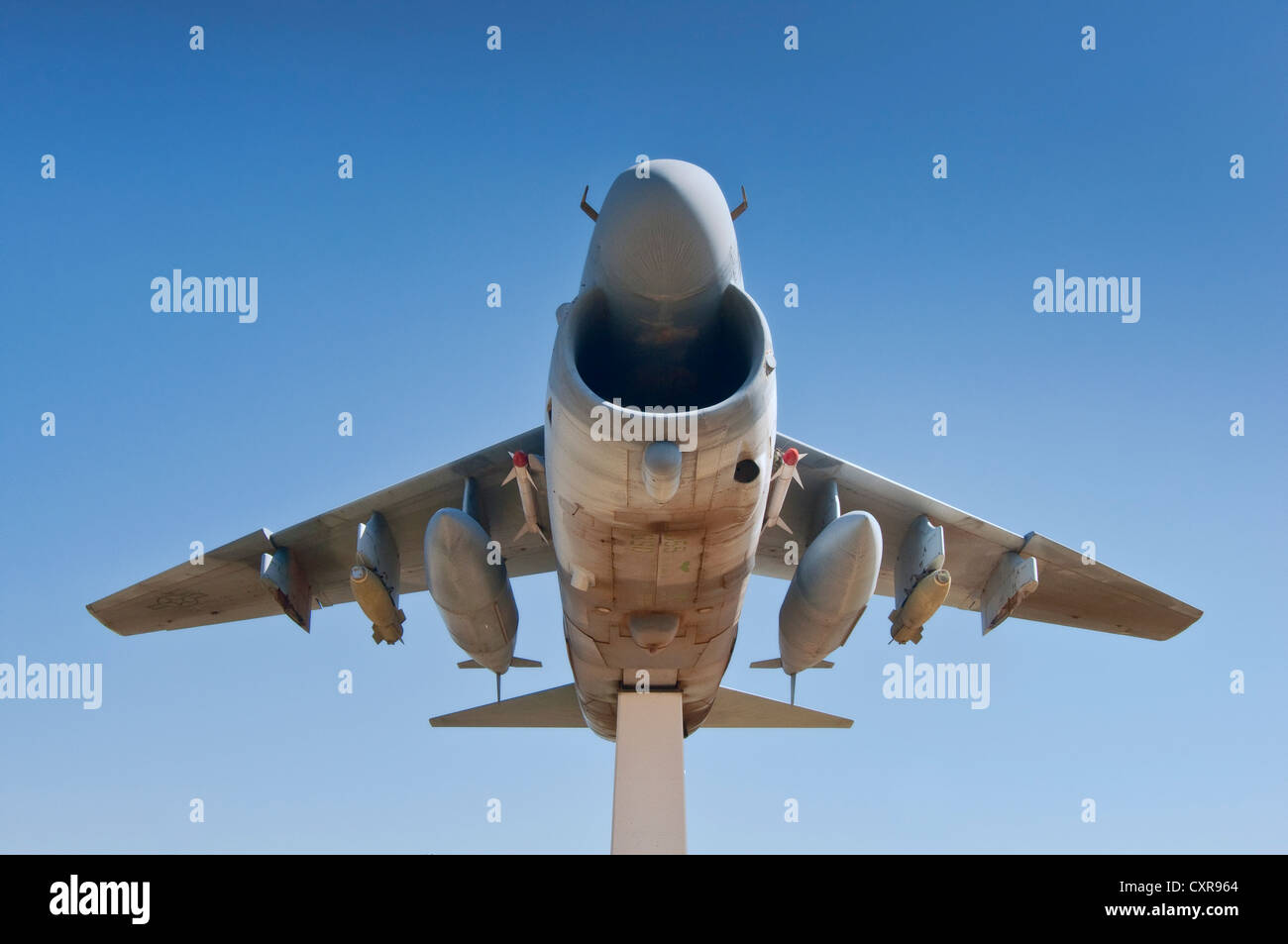 A-7D Corsair II light attack aeromobile sul display all'aeroporto regionale nel Montrose, Colorado Foto Stock