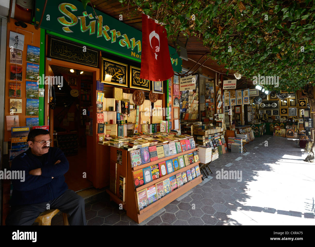 Il Grand Bazaar, Gran Bazaar coperto, libri, la città vecchia di Beyazit, Kapali Carsi, Istanbul, Turchia, Europa PublicGround Foto Stock