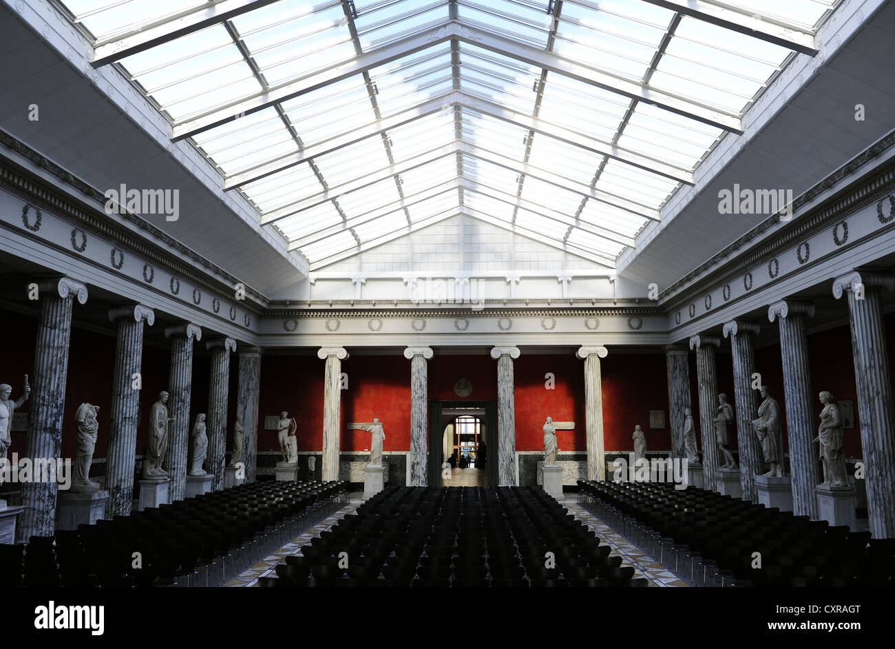 La Danimarca. Copenhagen. Ny Carlsberg Glyptotek. Hall. Interno. Foto Stock