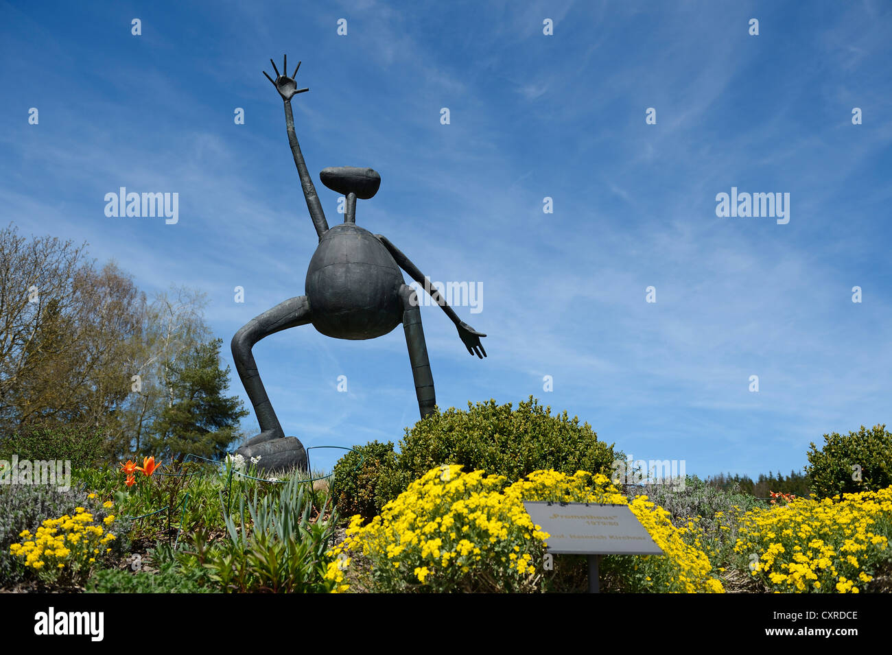 "Prometeo', scultura in acciaio da Heinrich Kirchner, Seeon, regione Chiemgau, Alta Baviera, Baviera, Germania, Europa Foto Stock