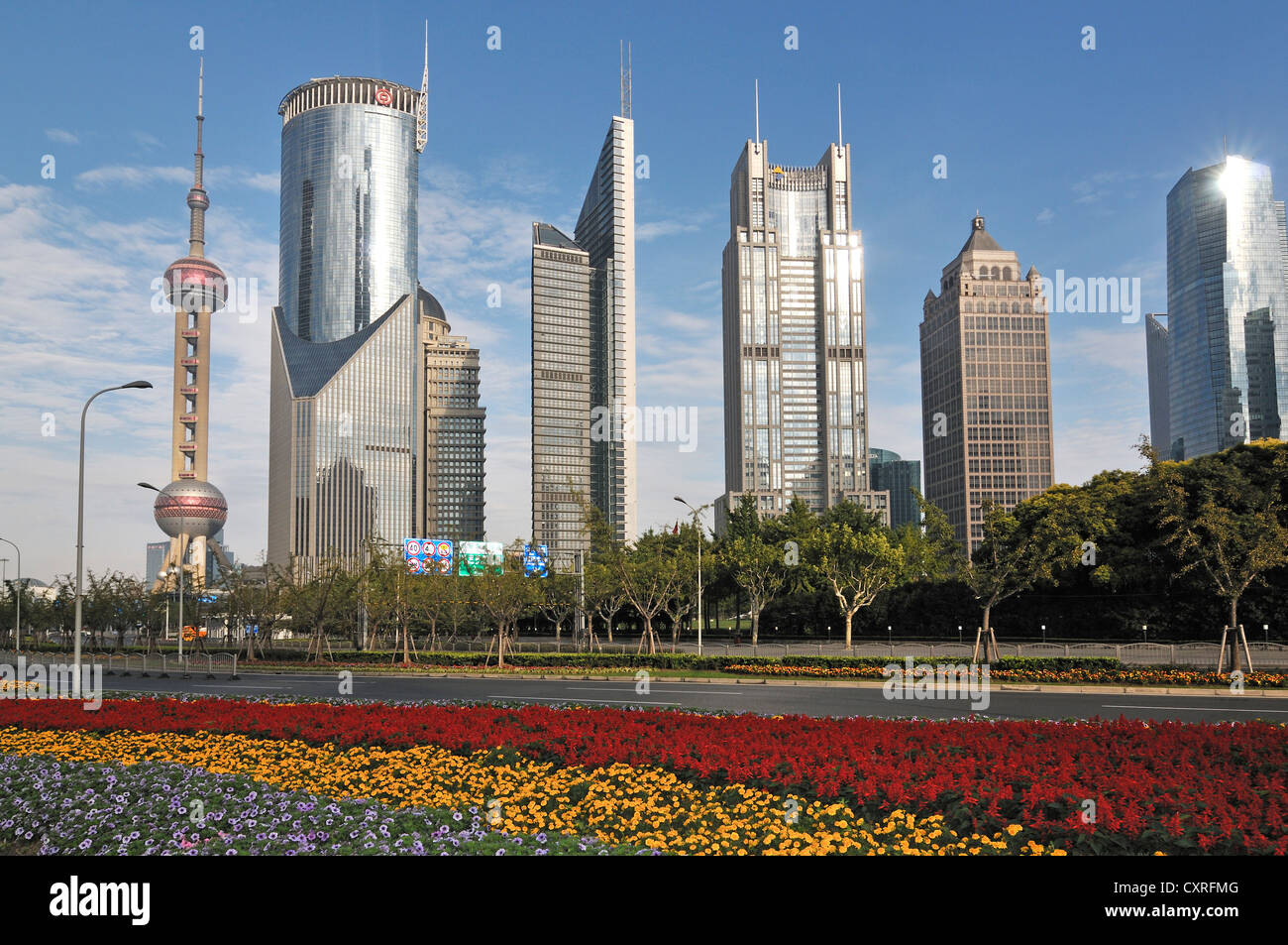 Lujiazui Park, Oriental Pearl Tower, Pudong, Shanghai, Cina e Asia Foto Stock