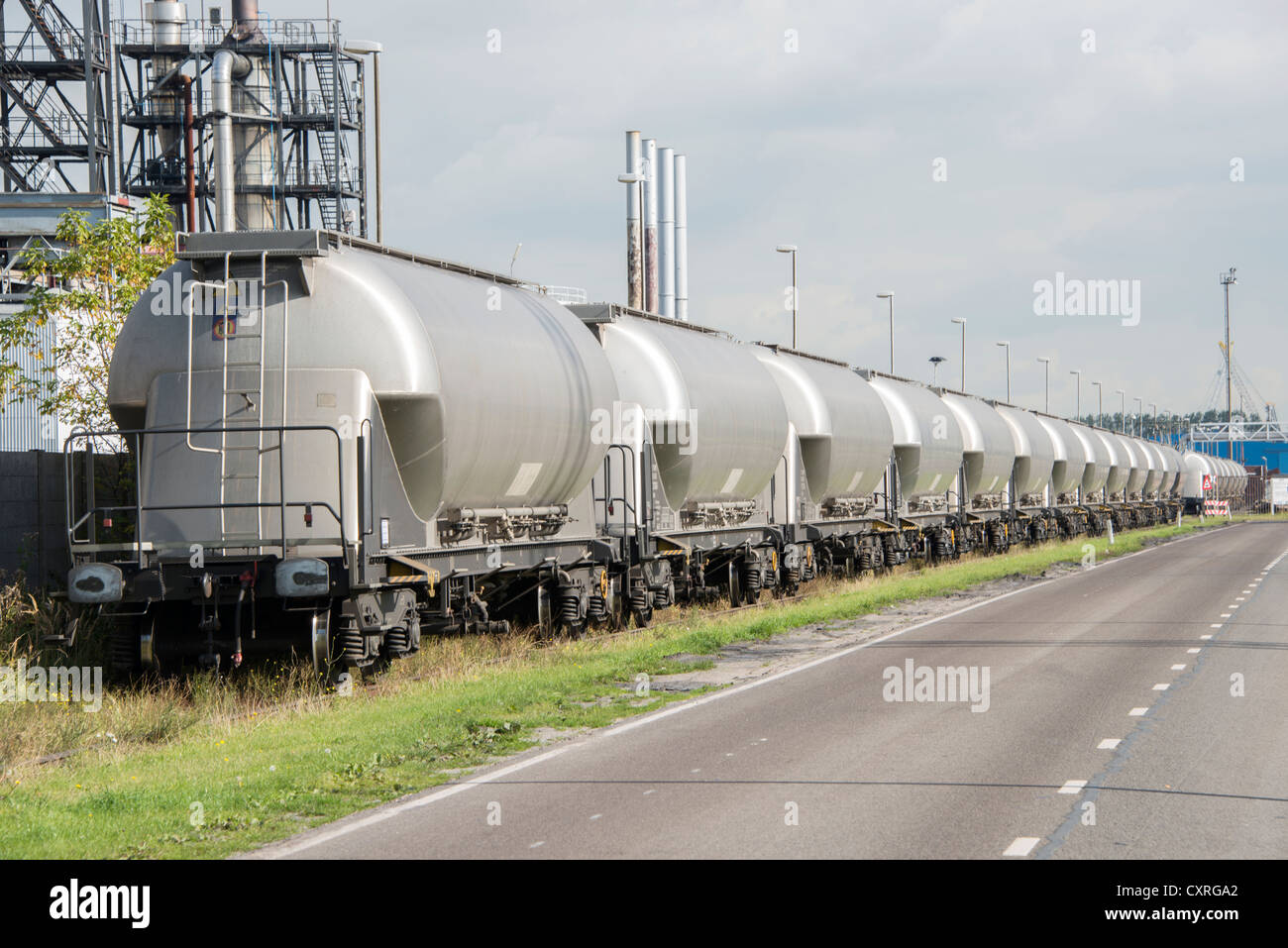 Treno industriale nel settore industriale vicino a Rotterdam Foto Stock