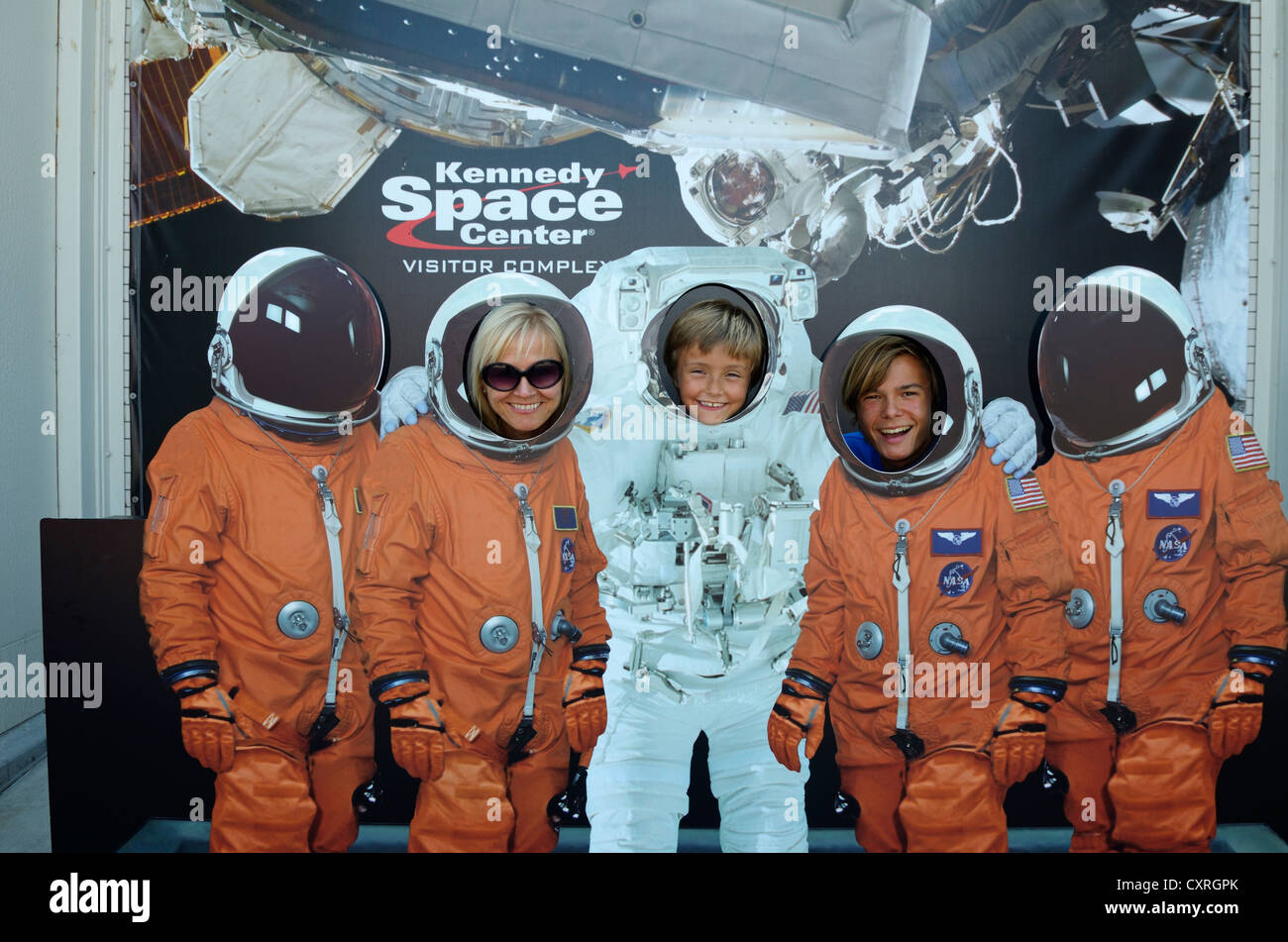 Parete di foto con gli astronauti, John F. Kennedy Space Center di Cape Canaveral, in Florida, Stati Uniti d'America Foto Stock