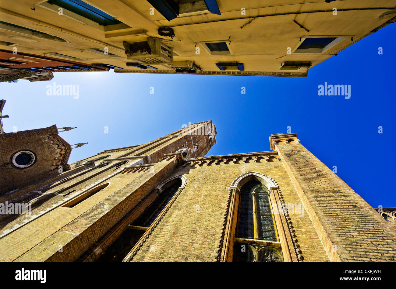 Facciate da un worm's-eye, Venezia, Venezia, Veneto, Italia, Europa Foto Stock