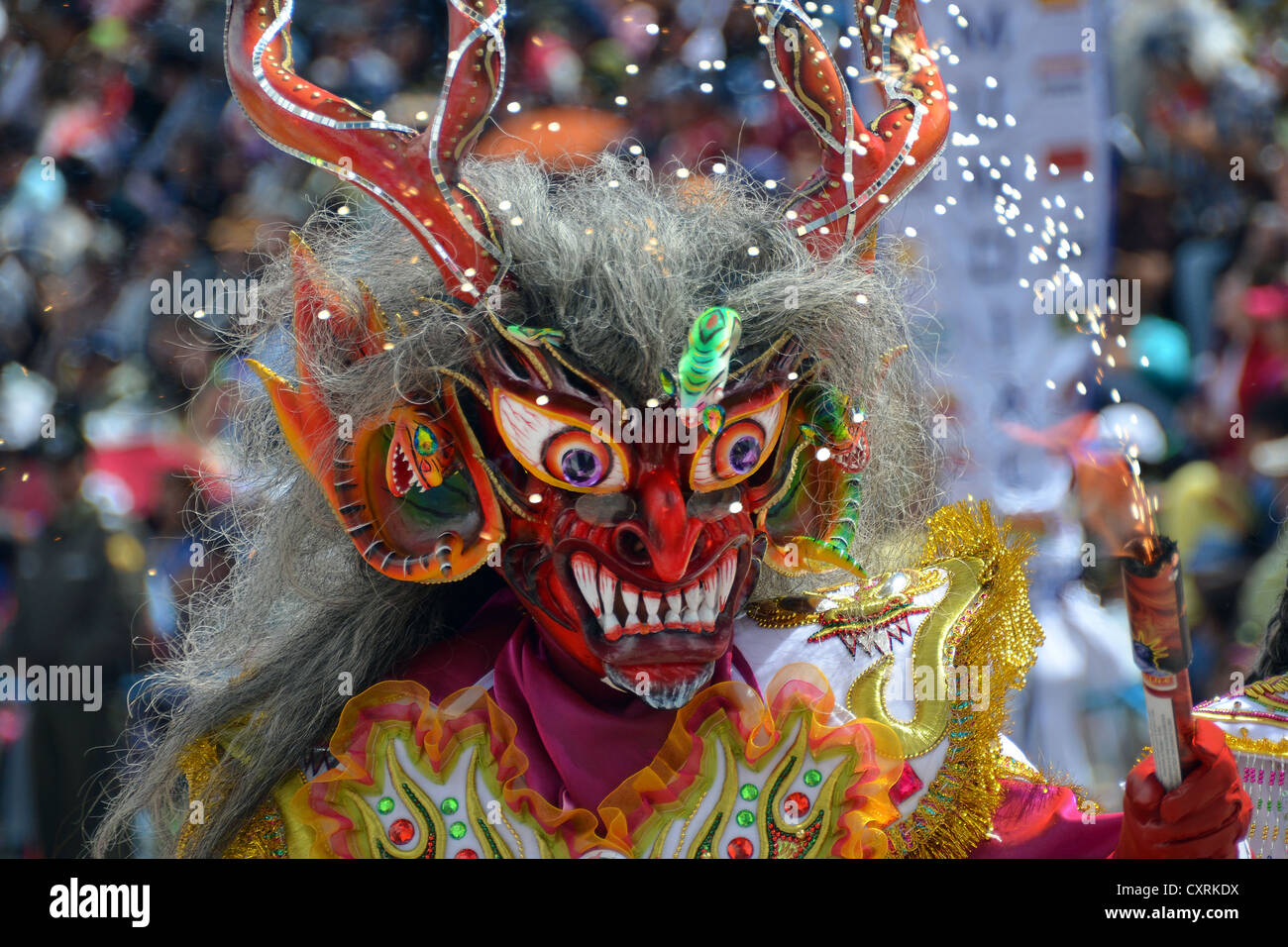 Maschera alla più grande indio Carnevale nel mondo, diablada, Ballo dei diavoli, vivere patrimonio mondiale dell UNESCO, oruro Foto Stock