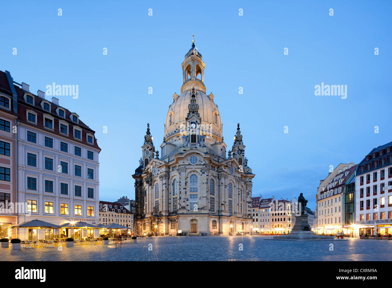 La Frauenkirche, la Chiesa di Nostra Signora, la ricostruzione, il centro storico di Dresda, Sassonia, Germania, Europa PublicGround Foto Stock