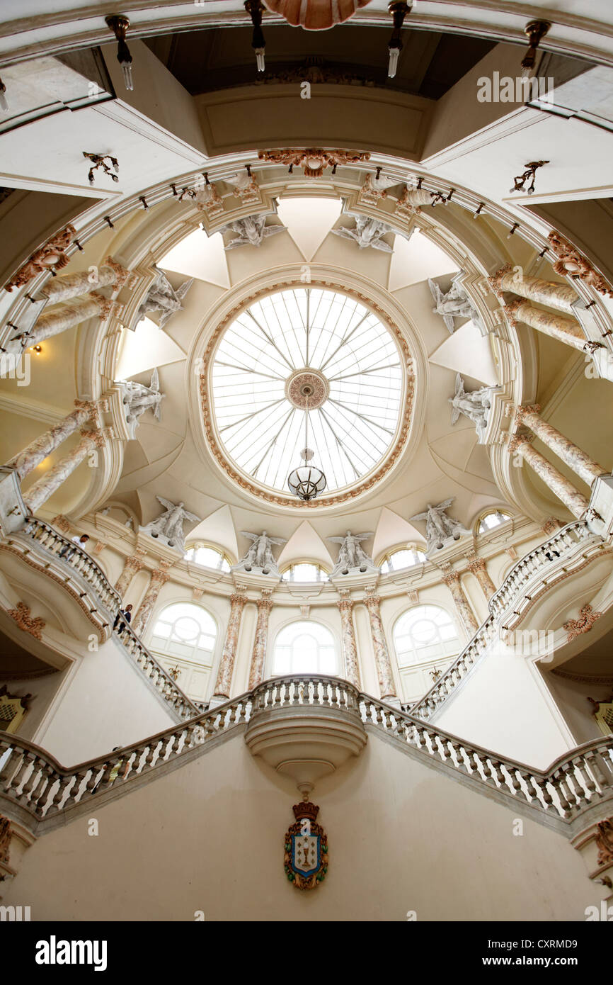 Gran Teatro de la Habana, scala con il magnifico Duomo, Villa San Cristobal de La Habana, città vecchia, La Habana, Havana Foto Stock