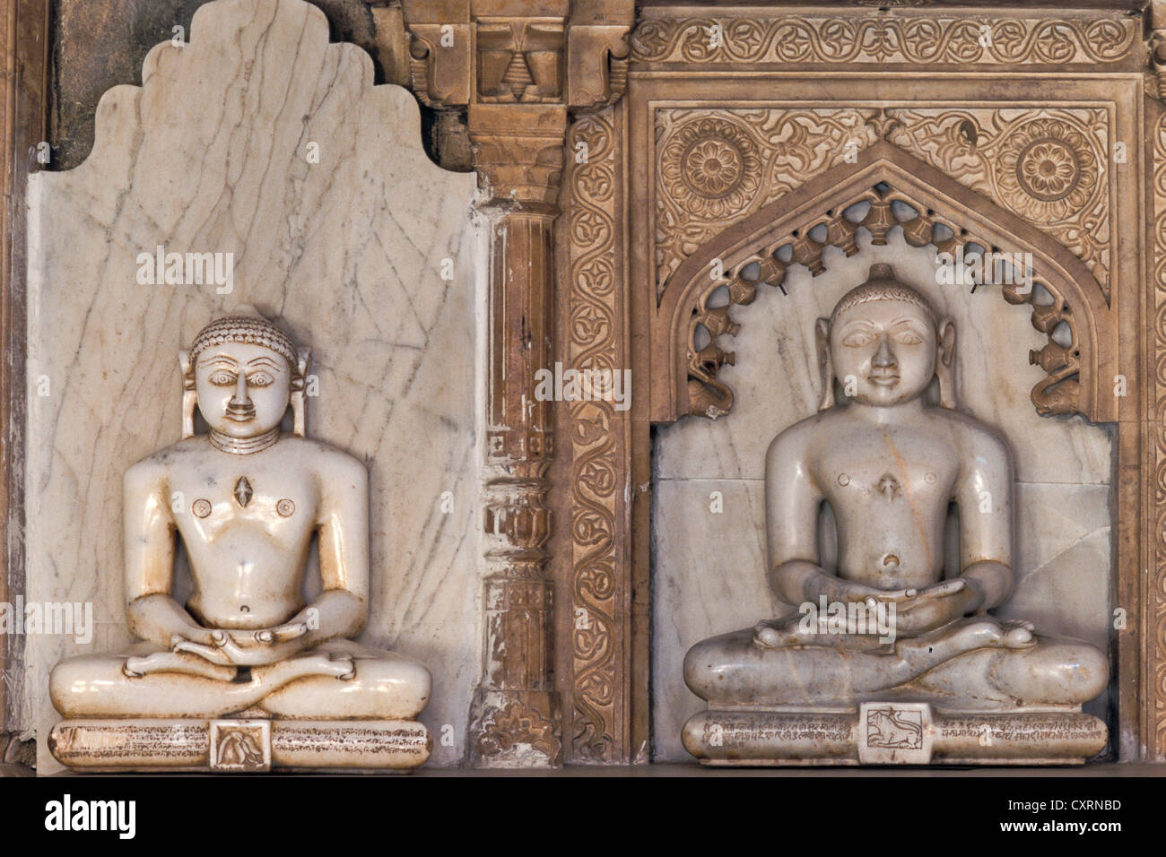 Le sculture in marmo, Shri Digamber Jain Temple, Sanganer vicino a Jaipur, Rajasthan, India, Asia Foto Stock Le sculture in marmo, Shri Digamber Jain Temple, Sanganer vicino a Jaipur, Rajasthan, India, Asia Foto Stock