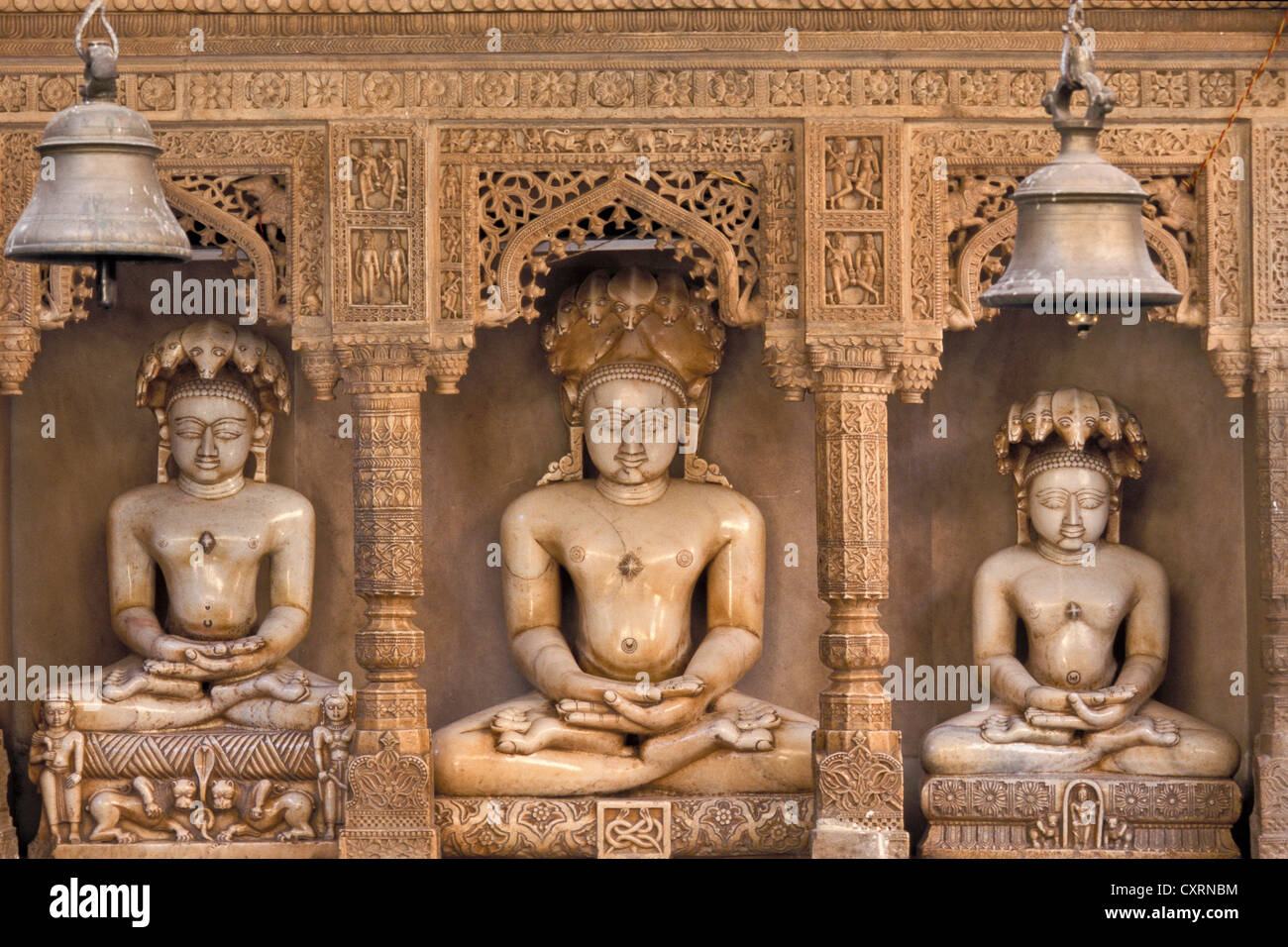 Le sculture in marmo, Shri Digamber Jain Temple, Sanganer vicino a Jaipur, Rajasthan, India, Asia Foto Stock Le sculture in marmo, Shri Digamber Jain Temple, Sanganer vicino a Jaipur, Rajasthan, India, Asia Foto Stock