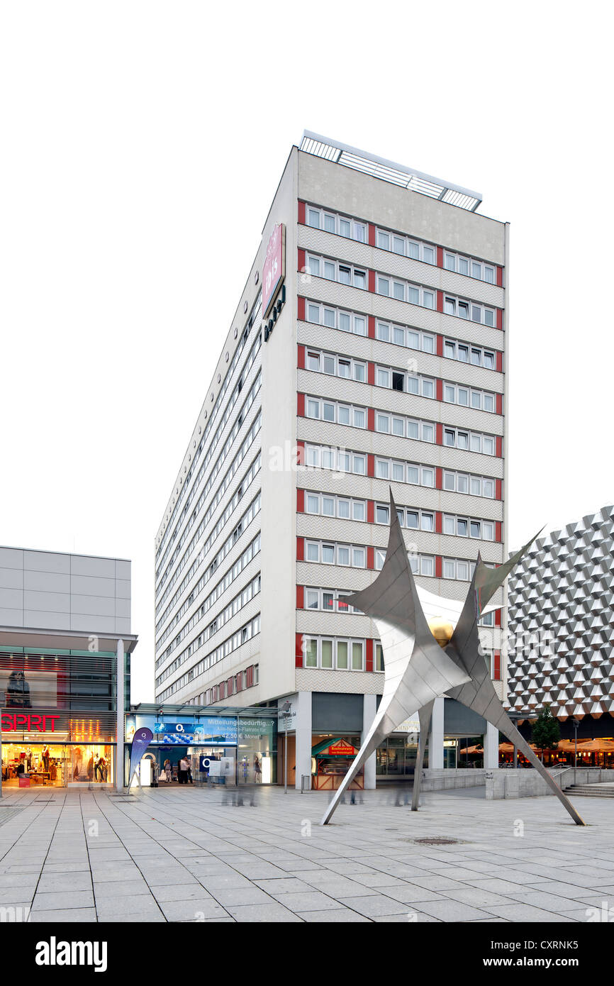 La scultura, Voelkerfreundschaft, amicizia fra le nazioni, edifici commerciali e alberghi, alto, Prager Strasse, Dresden Foto Stock