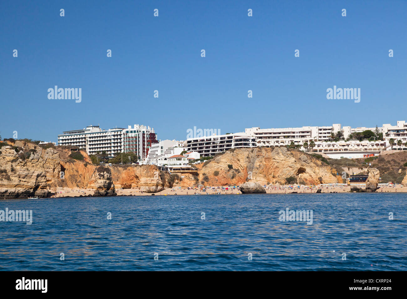 Spiaggia di fronte a Lagos, costa atlantica, Algarve, Portogallo, Europa Foto Stock