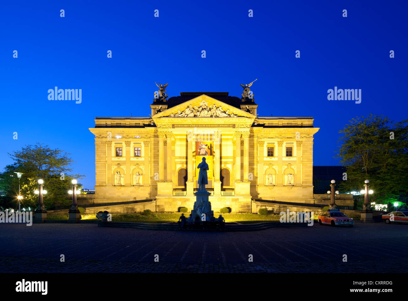 Hessian Teatro di Stato, ex Royal Court Theatre, al crepuscolo, di notte, Wiesbaden, Hesse, Germania, Europa PublicGround Foto Stock
