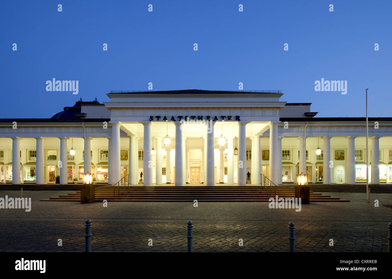 Theatre colonnati, Hessian Teatro di Stato, Bowling Green, Wiesbaden, Hesse, Germania, Europa Foto Stock