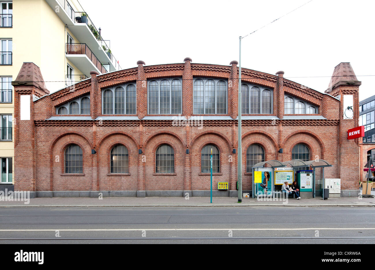 Ex deposito tram, Sachsenhausen, Frankfurt am Main, Hesse, Germania, Europa PublicGround Foto Stock