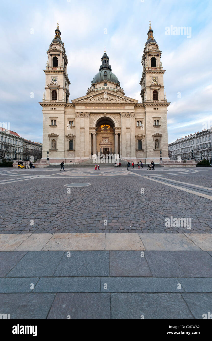 La Basilica di Santo Stefano, la chiesa più grande di Budapest, Ungheria, Europa orientale, Europa Foto Stock