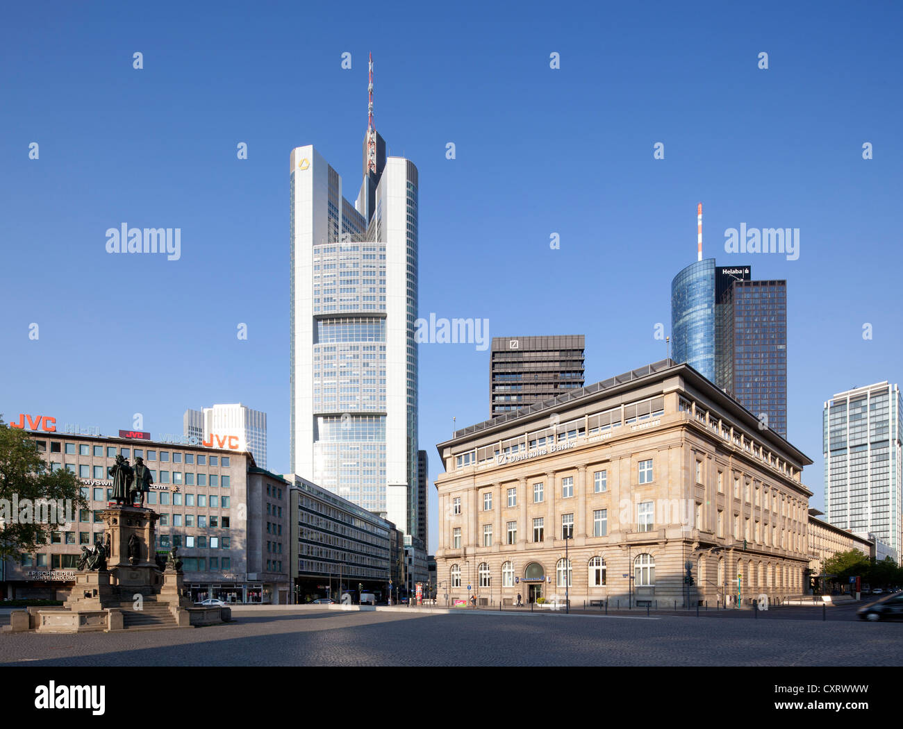 Torre della Commerzbank, Goetheplatz square, Frankfurt am Main, Hesse, PublicGround Foto Stock