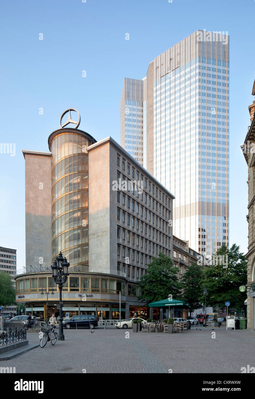 Ufficio Junior-Haus ed edificio commerciale e Eurotower, sede della Banca centrale europea, Frankfurt am Main, Hesse Foto Stock