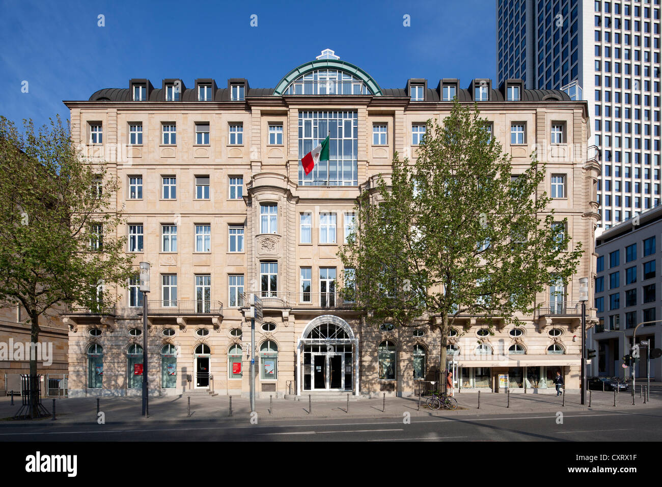 Edificio per uffici a fermata Taunusanlage, Frankfurt am Main, Hesse, Germania, Europa PublicGround Foto Stock