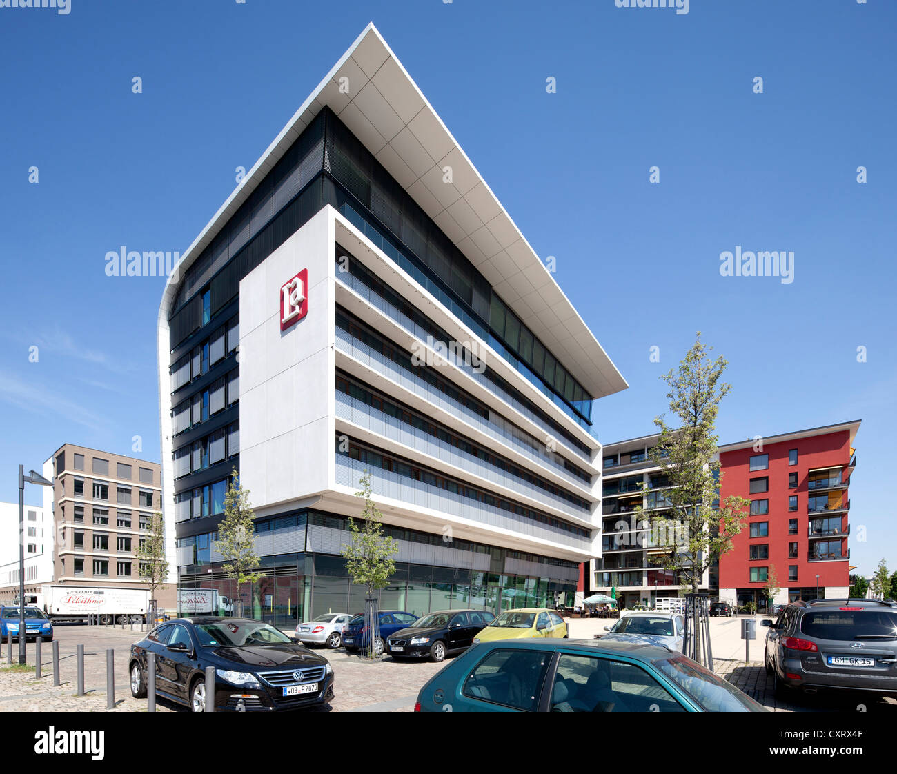 Haus am Zentralen Platz, la costruzione di uffici, Westhafen, Frankfurt am Main, Hesse, Germania, Europa PublicGround Foto Stock