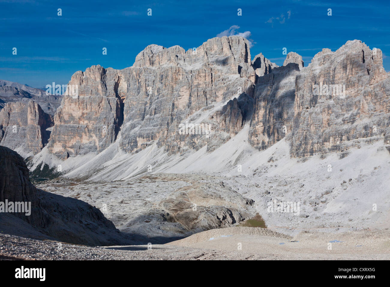Vista dal Monte Lagazuoi verso l'interno del Gruppo del Sella, Passo Falzarego, Dolomiti, Italia, Europa Foto Stock