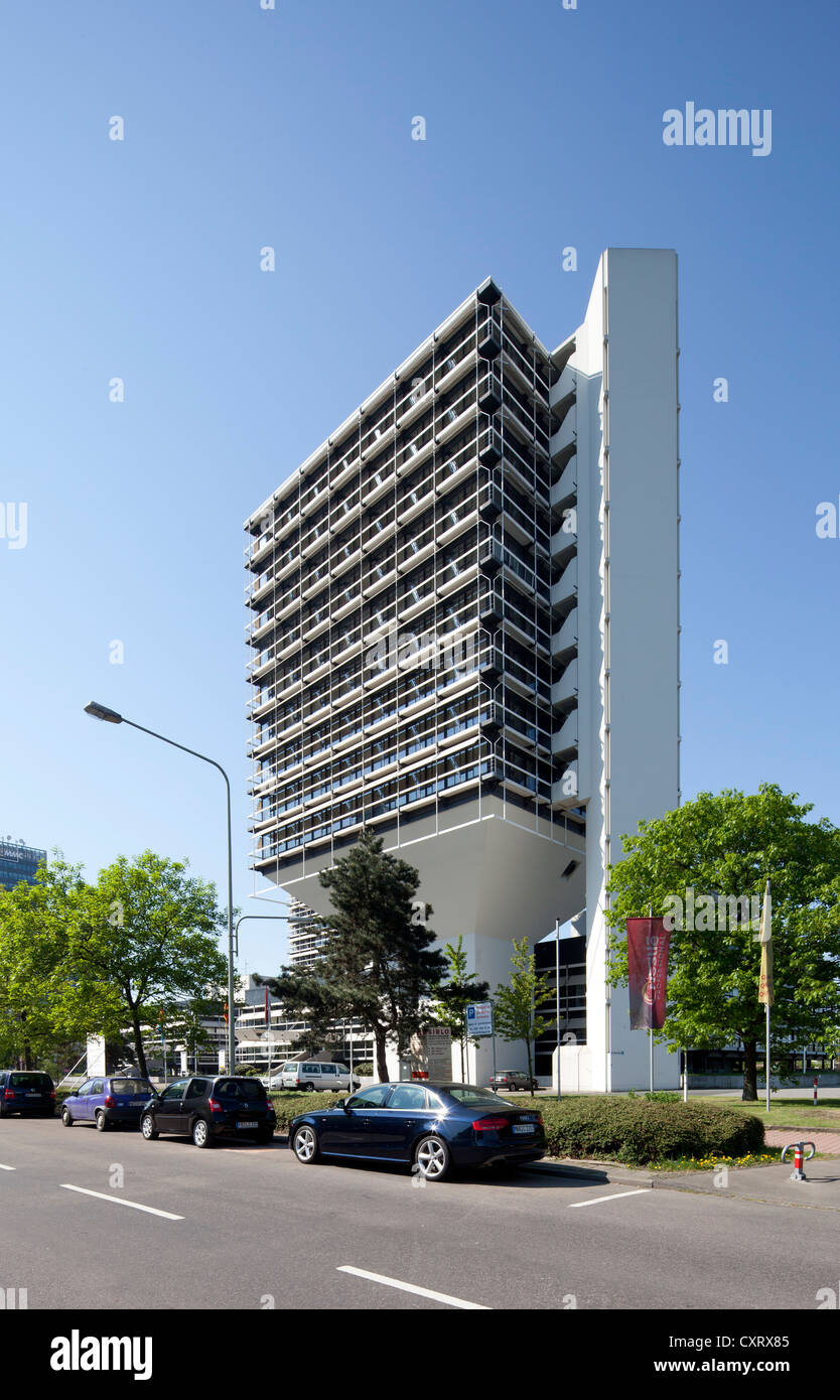 Ufficio Olivettihaus edificio, dall'architetto Egon Eiermann, Buerostadt Niederrad business park, Frankfurt am Main, Hesse Foto Stock