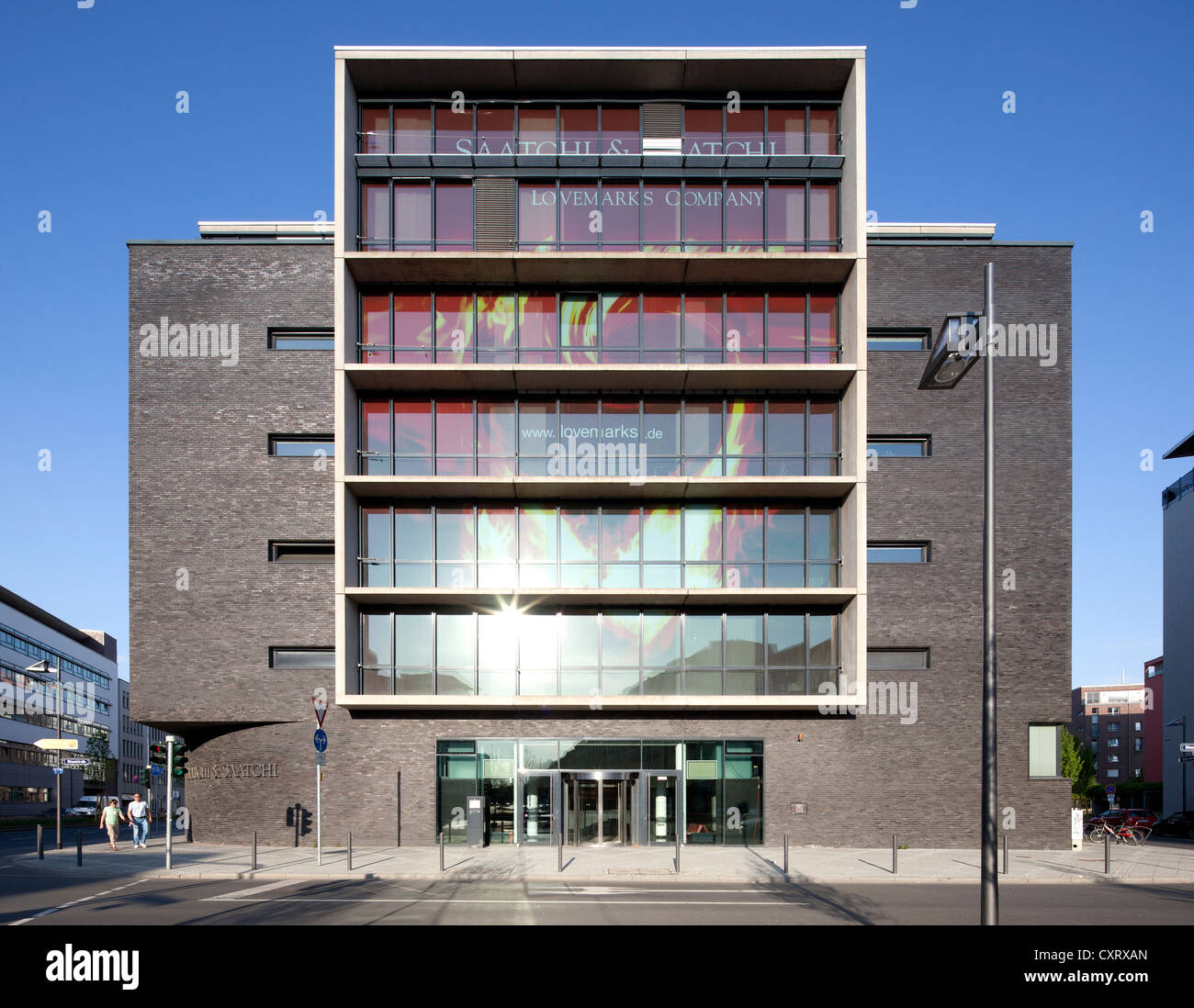 Edificio per uffici su Uhlandstrasse street, Ostenda, Frankfurt am Main, Hesse, PublicGround Foto Stock