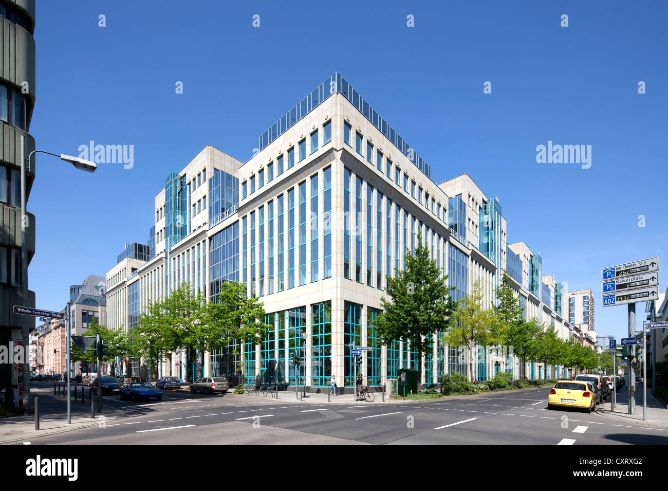 Edifici per uffici su Wilhelm-Leuschner-Strasse, Frankfurt am Main, Hesse, Germania, Europa PublicGround Foto Stock