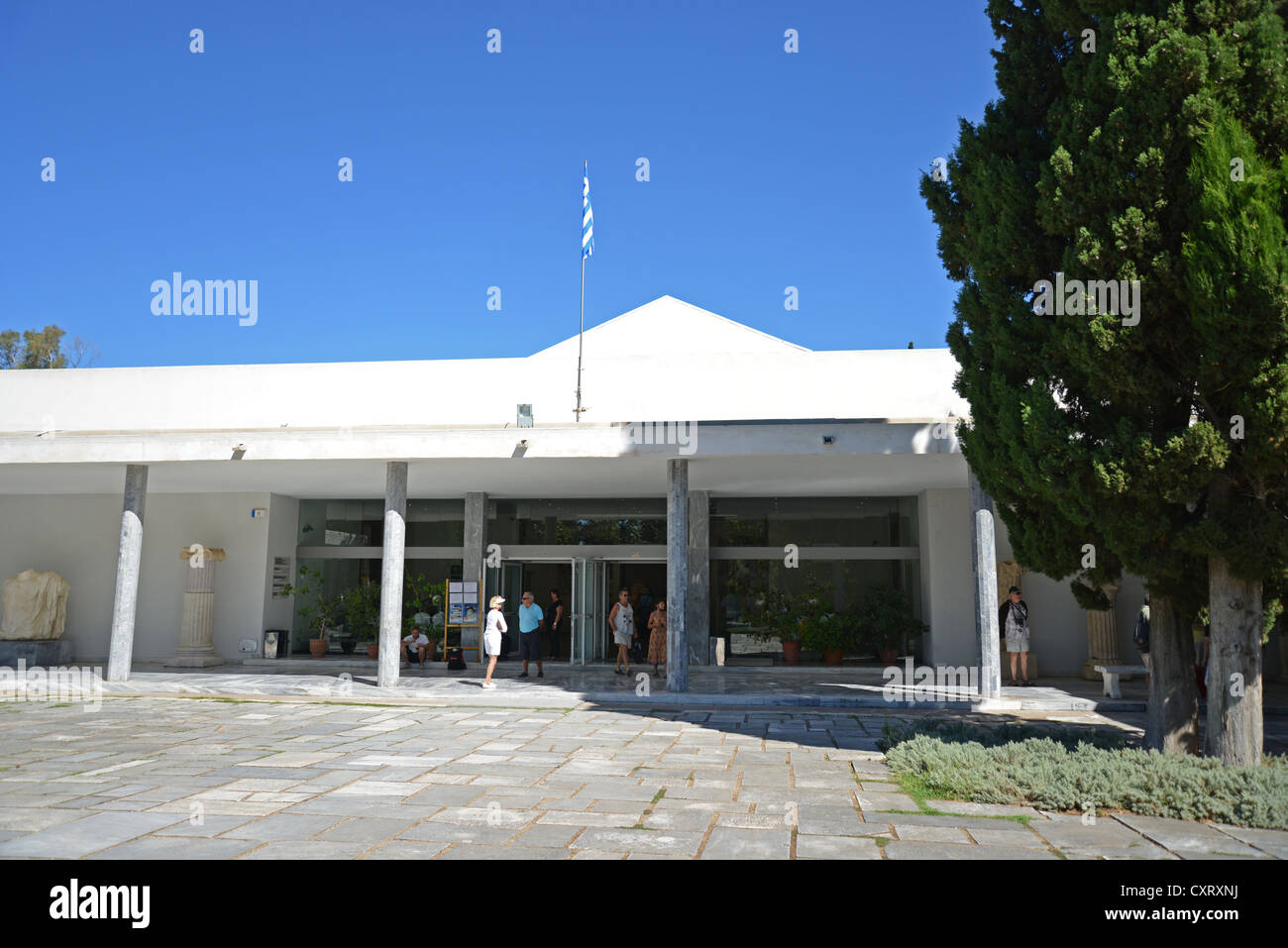 Cortile d'ingresso al Museo Archeologico di Olimpia, Antica Olympia, Elis, Grecia occidentale Regione, Grecia Foto Stock