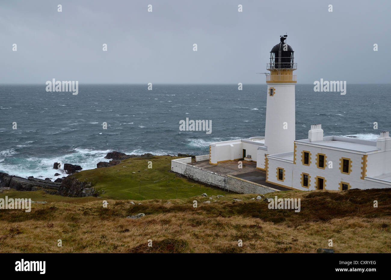 Rubha Reidh lighthouse in inverno, mare tempestoso, Western Ross, Highlands, Scotland, Regno Unito, Europa Foto Stock