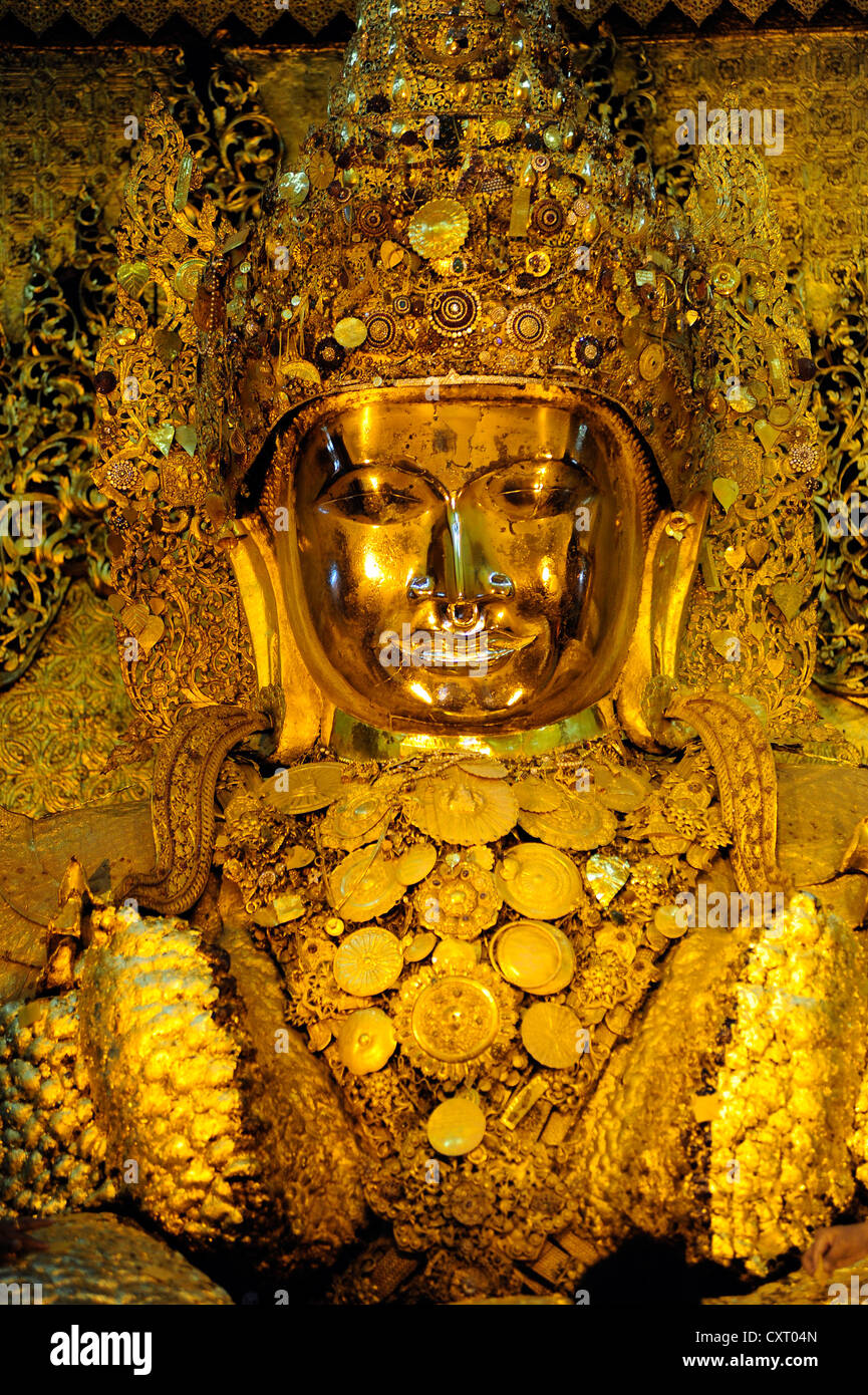 Il più venerato golden Buddha Mahamuni a Mandalay, birmania, myanmar, Asia sud-orientale, Asia Foto Stock
